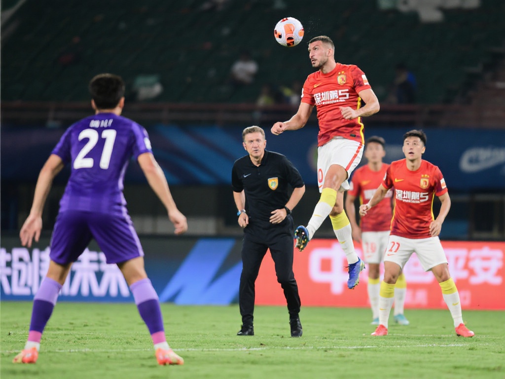 杜加利奇头槌破门 深圳新鹏城力克天津津门虎 这场比赛中,深圳新鹏城的整体表现值得称道