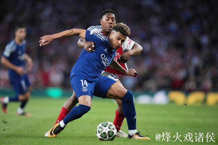 法甲-杜埃梅开二度拉莫斯建功 巴黎圣日耳曼6-1狂胜圣埃蒂安